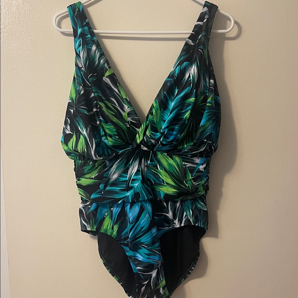 FINAL MARKDOWN Tropical Leaf Print Women’s One Piece Swimsuit